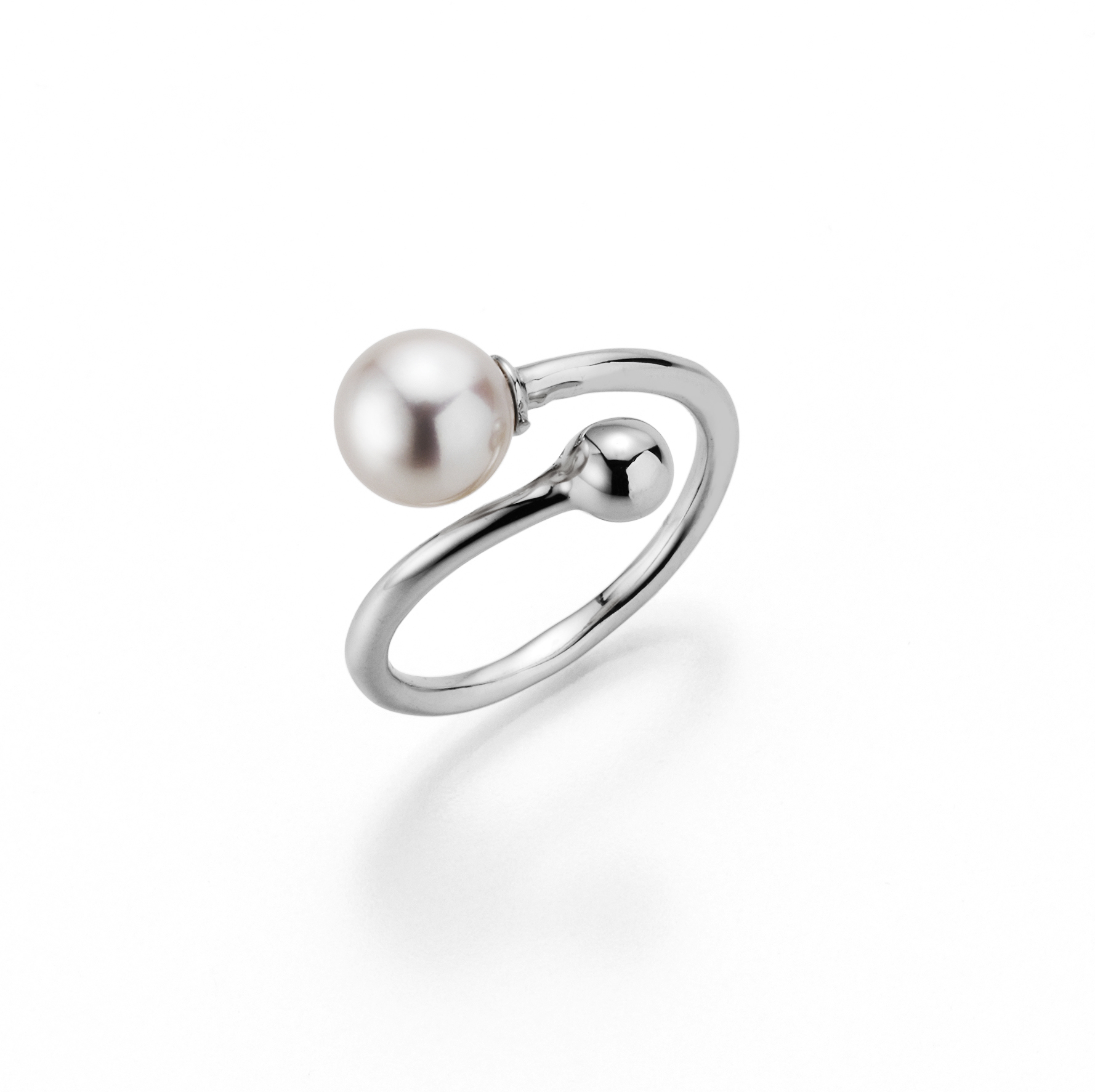 Spiralring mir einer Süßwasserperle weiß